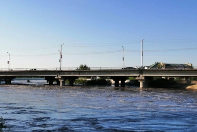 Мост на Ярославского в Чите затопило за час