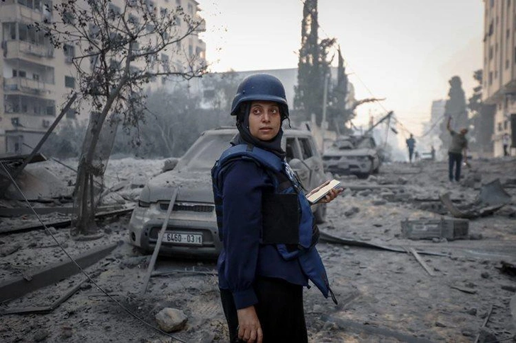 Снимок палестинской журналистки признан лучшей фотографией года по версии World Press Photo | Источник: Amjad Al Fayoumi
