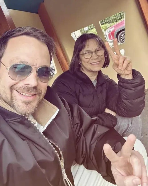 Галина Петровна часто появляется на кинопремьера с участием сыновей