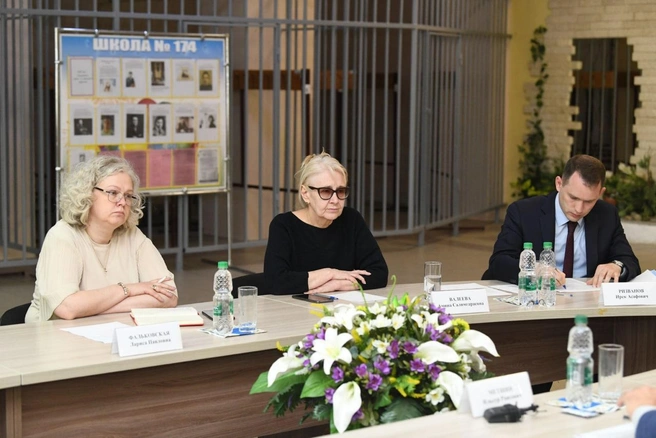 Амина Валеева&nbsp;— в центре | Источник: Денис Гордийко / KZN.RU