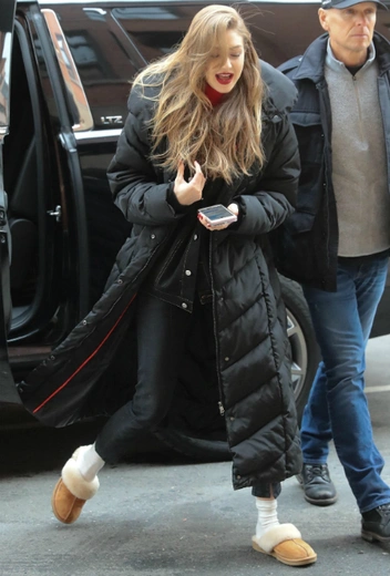 Джиджи Хадид в Нью-Йорке, 8 марта | marieclaire.ru