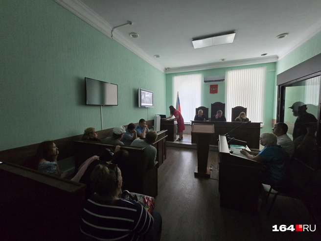 Видео смотрели в относительной темноте | Источник: Семен Коротов-Майбах / 164.RU