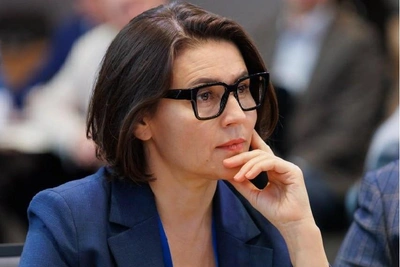 «Неудобно»: депутат Мананкина избегает комментариев после обысков