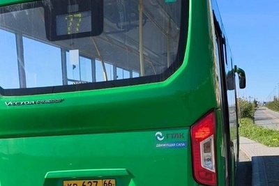 Водитель в Екатеринбурге оставил пассажиров ради хлеба