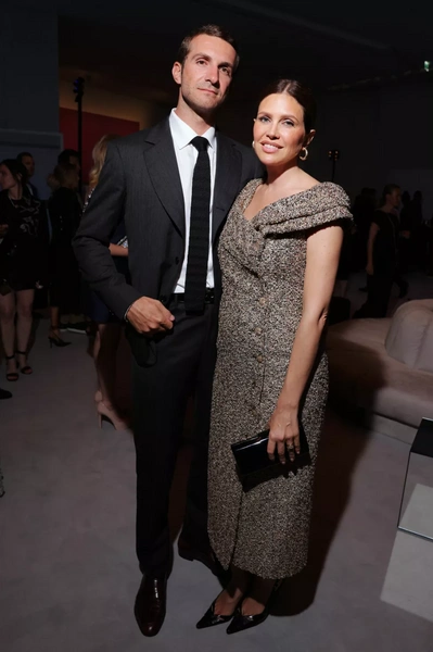 Даша Жукова с мужем Ставросом Ниархосом | Источник: Соцсети