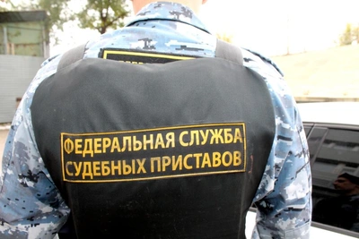 Житель Ульяновска вернул ботинки после вмешательства приставов