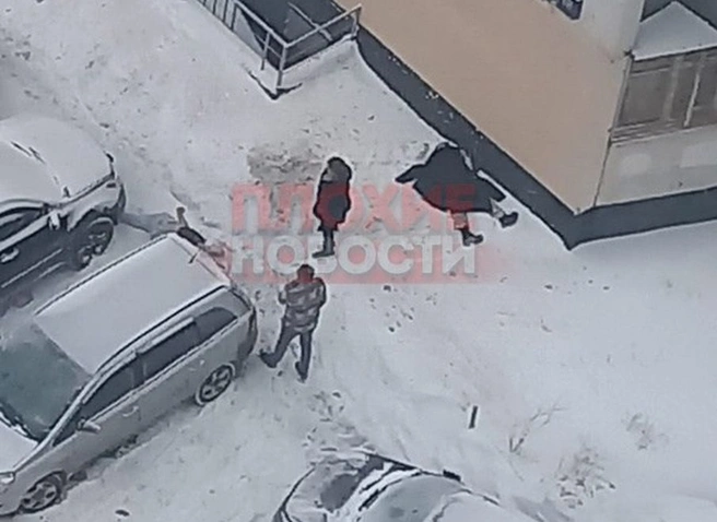 В Москве две девочки упали с крыши 14-этажки | ya62.ru