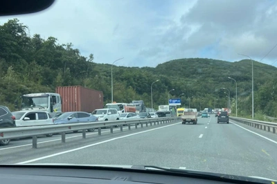 Серьёзная авария затруднила движение на объездной во Владивостоке