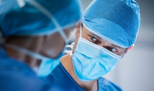 Фото №1 - Минздрав дает пластическим хирургам сутки для наблюдения за пациентом в стационаре