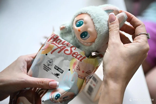 «Лабубу» это персонажи из мультвселенной | Источник: Сергей Бобылев / РИА Новости 