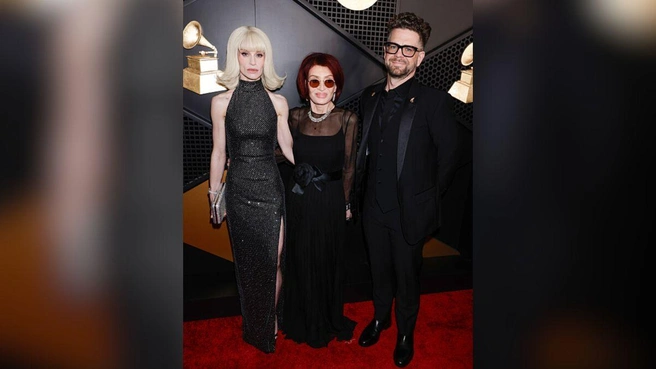 Келли Осборн плакала во время трибьюта её покойному отцу на Grammy. | Источник: CBS/Paramount