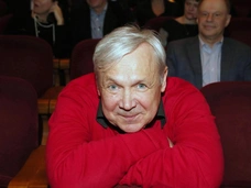 Шофер из «Вечного зова» работал таксистом из-за безденежья. Кризисы, запои и уехавшая в Италию дочь Василия Мищенко