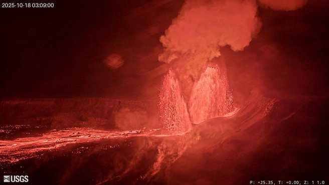 На Гавайях в 35-й раз с прошлого года извергается вулкан Килауэа. Фонтаны лавы бьют на 500 м вверх | Источник: Геологическая служба США (USGS)