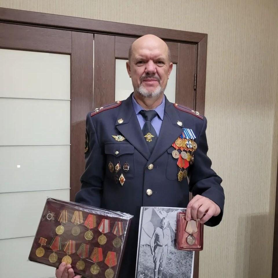 <p>Андрей Азаренков</p>