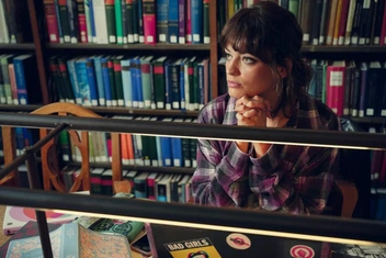 «Ребенка я могу воспитать и без мужчины»: как и почему зумеры становятся самым одиноким поколением