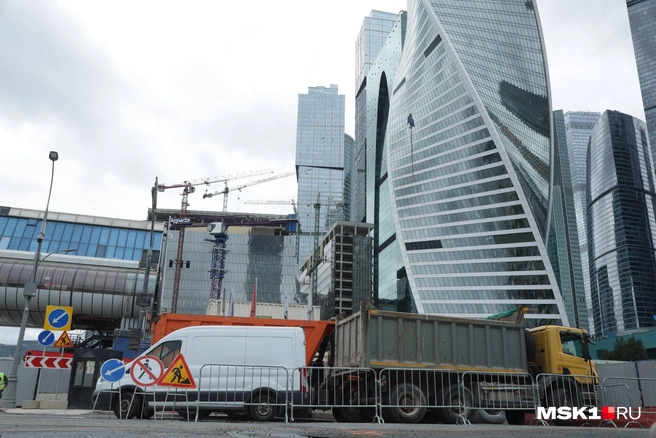 Мост «Багратион» закрыли для строительства крупнейшего бизнес-центра | Источник: Дмитрий Толстошеев / MSK1.RU
