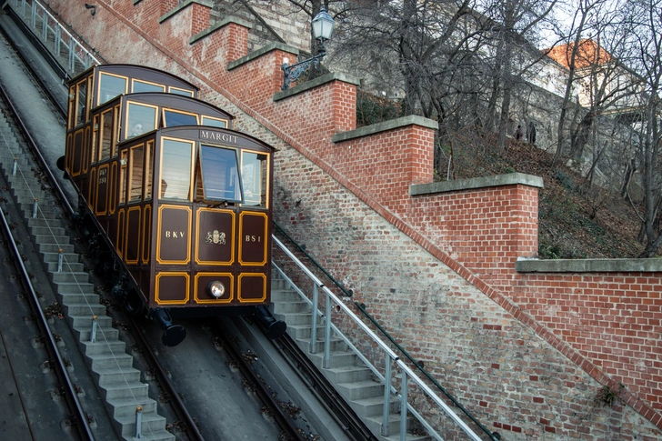 Вагончик тронется, канат натянется: 10 самых необычных фуникулеров в мире | Источник: Eder Paisan/Shutterstock/Fotodom.ru