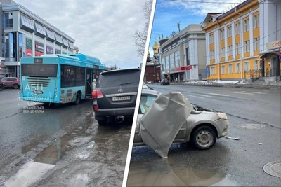 Автобус попал в ДТП в центре Архангельска