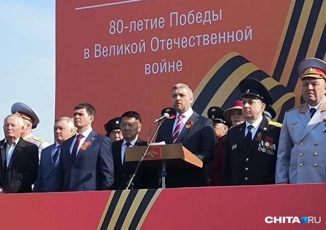 Александр Осипов на параде в Чите | Источник: Руслан Симушин / CHITA.RU