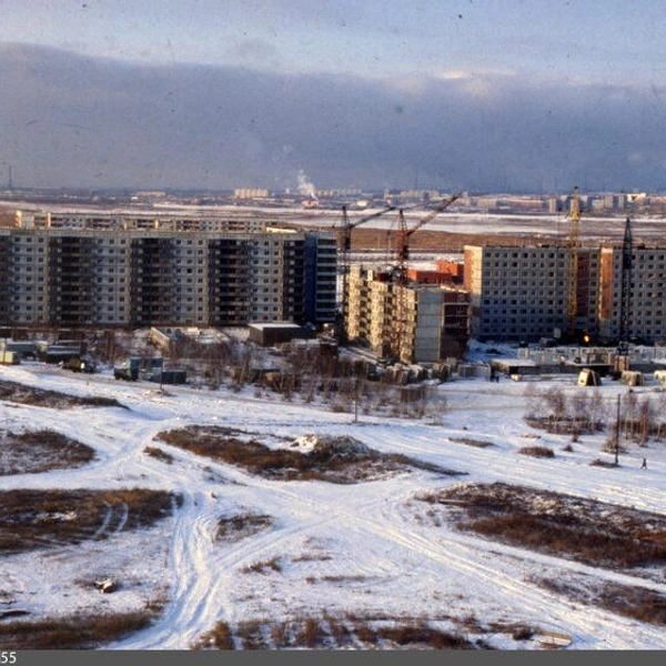 Новостройки на Левом берегу. Фото сделали ближе к началу 1980-х | Источник: А. Чепурко / Pastvu.com