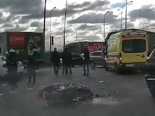 Пострадавший мотоциклист доставлен в больницу после аварии в Шушарах | Источник: ДТП и ЧП | Санкт-Петербург | Питер Онлайн | СПб / ВКонтакте