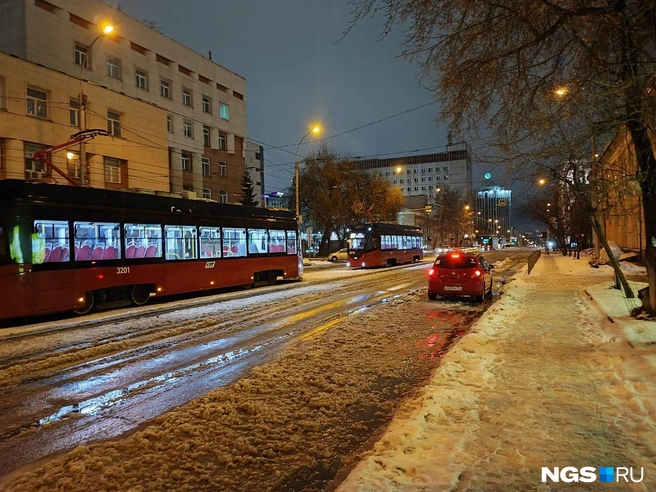 Очевидец сфотографировал транспорт | Источник: Иван