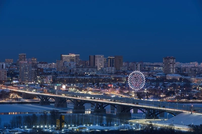 Толпа напала на мужчину с детьми в Новосибирске — итоги дня