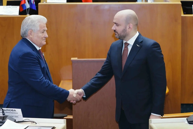 Губернатор поблагодарил депутатов за работу и отметил, что за время созыва приняли 659 законов | Источник: пресс-служба правительства Самарской области