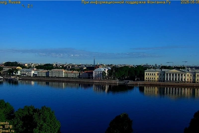 Теплый понедельник в Петербурге перед дождями