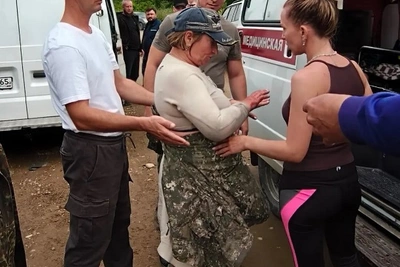 Сахалинскую пенсионерку спасли с вертолёта после пяти дней в лесу