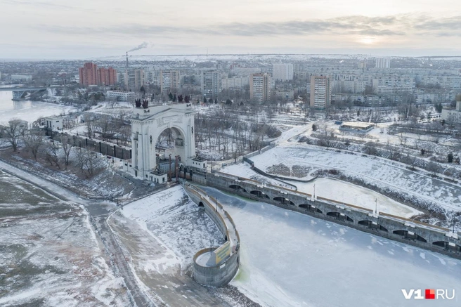 Два дома пострадали в Дзержинском районе, два дома — в Красноармейском | Источник: Павел Мирошкин / V1.RU