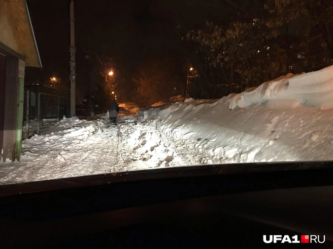 Эти заносы — в одной минуте ходьбы от центра | Источник: Эллина Юсупова