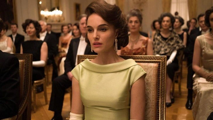 Психолог рассказала, как «включить» природную женственность с помощью трех правил движения | Источник: кадр из фильма «Джеки» (2016)