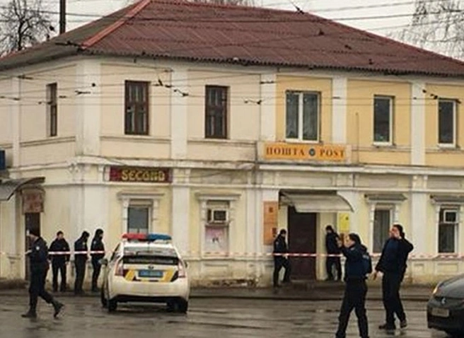В здании почты в Харькове находятся 11 заложников, в том числе двое детей | ya62.ru