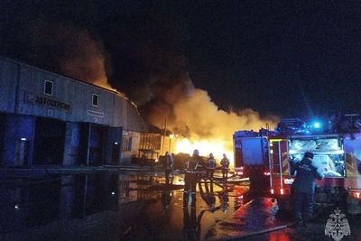 В Нижнем Новгороде сгорел автосервис на 1500 квадратов