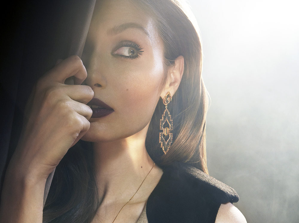 Последний штрих: 3 главных ювелирных тренда для новогоднего образа | marieclaire.ru