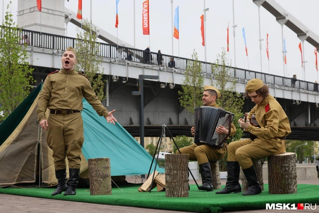 В Парке Горького исполнили песни военных лет | Источник: Артем Устюжанин / MSK1.RU