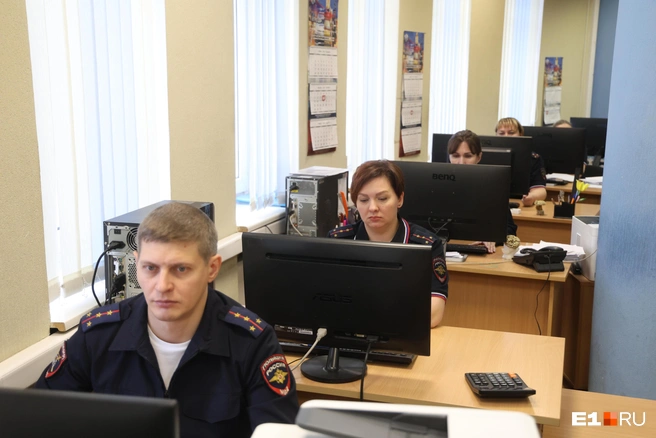 Инспекторы ЦАФАП ежедневно анализируют огромное количество данных с дорожных комплексов | Источник: Владислав Лоншаков / E1.RU
