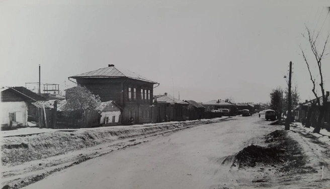 Пролетарская от Гоголя в сторону улицы Карла Маркса, конец 1950-1960-х годов | Источник: Комитет по делам архивов Курганской области / vk.com