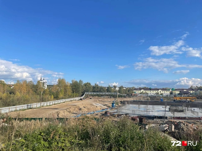 Концертный зал строят в Нижнем посаде. Тоболяки называют это место подгорой | Источник: Радик Енчу / 72.RU