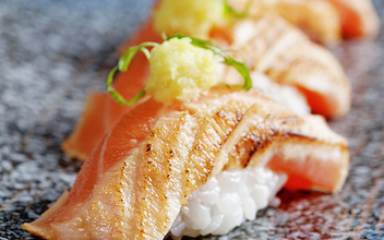 Тут рыбу заворачивали: история и рецепт суши