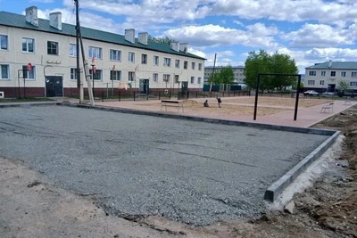 Остров сокровищ обустраивают во дворе в Маккавеево