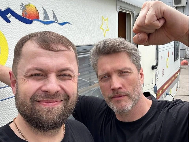 Павел Харланчук в сериале разрывается между девушкой и кланом | Источник: Антон Остерников