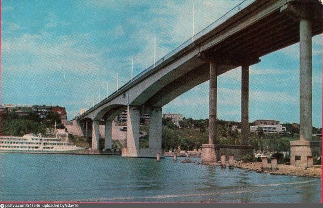 Мост в 1968–1969 годах | Источник: В. Панов, открытка из набора издательства «Советская Россия» / pastvu.com