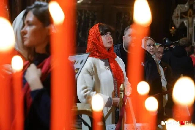 Прихожане оказали девочке первую помощь | Источник: Саша Шмидт / MSK1.RU