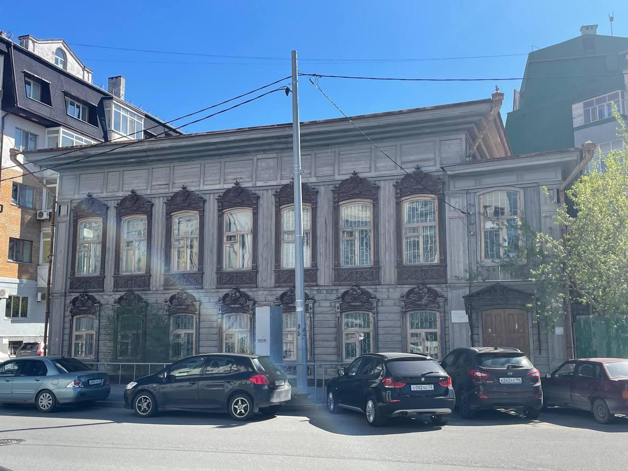 Старый деревянный дом на Комсомольской. История особняка, где жили видные тюменские купцы