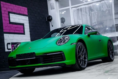 Продажа Porsche Carrera в Иркутске по цене трехкомнатной квартиры