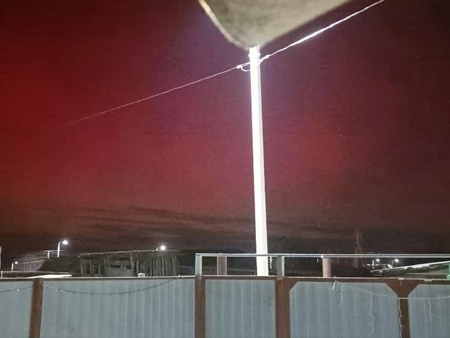 Полярное сияние зафиксировали глубокой ночью | Источник: Meteo Волгоград / T.me