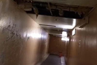 Коридоры детской больницы в Волгограде шокируют ужасным состоянием