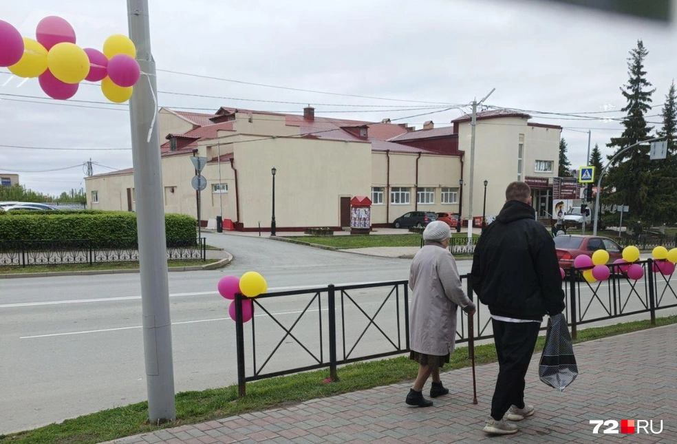 Магазины открывают в самых проходных местах | Источник: читатель 72.RU